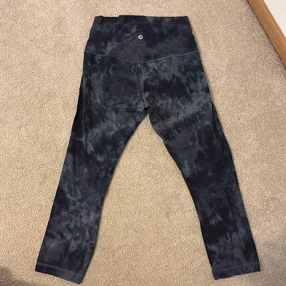 Lululemon Align High-Rise Crop - Picture 2 of 3